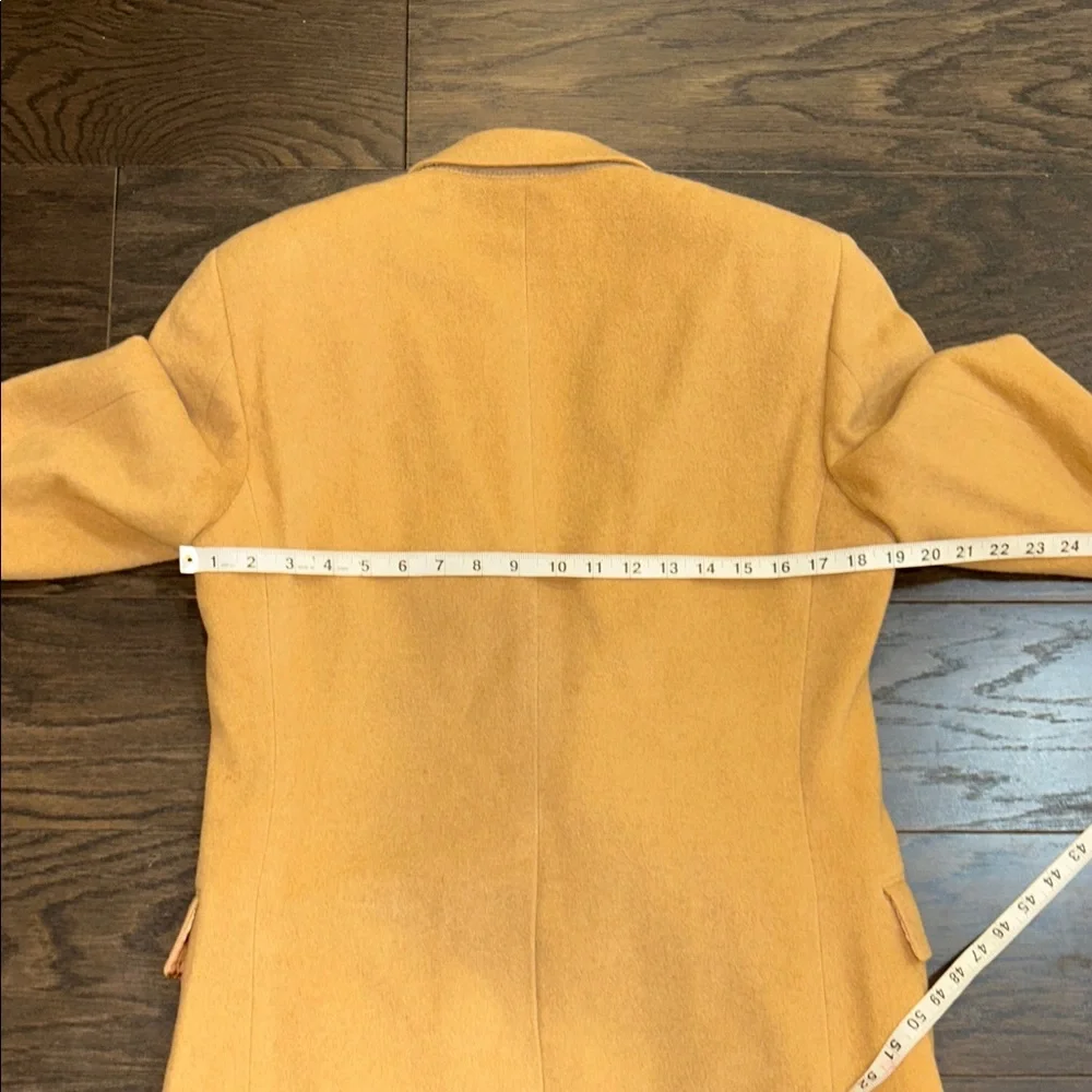 Elegant Men's Camel Blazer - Picture 6 of 7